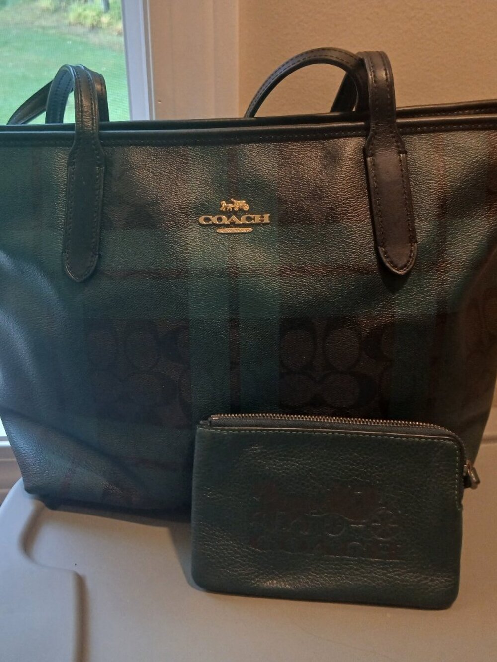 Coach Zip Top Tote & Coach Horse and Carriage Corner Zip Wristle